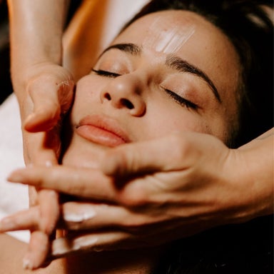 The Classic Hydro Facial