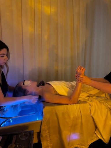 Four Hands Add-on Treatment