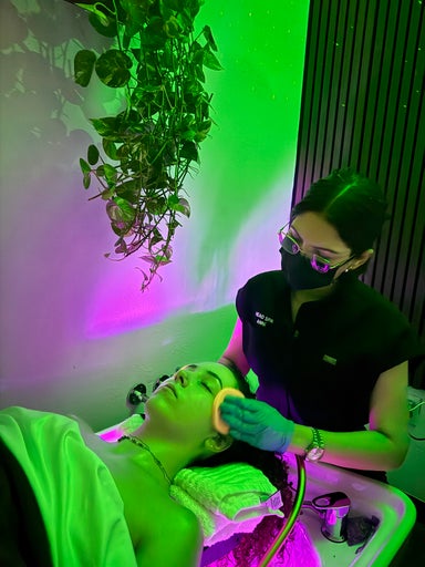 Head Spa + Mini Facial