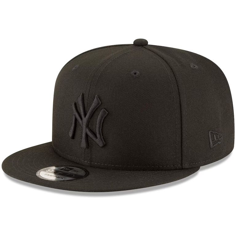 New York Yankees Blackout New Era 9FIFTY Snapback Hat