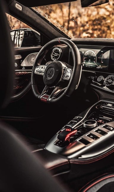 Supreme( SUV)