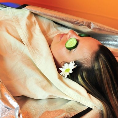 120 min. Detoxifying Body Wrap plus Body Rub