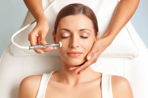 Exfoliating Diamond Facial: Microdermabrasion Treatment